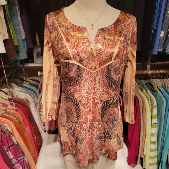 ONEWORLD ♡ Gorgeous Orange|Redish|Black|Tan Graphic Embellished Babydoll Top PL - Picture 3 of 17